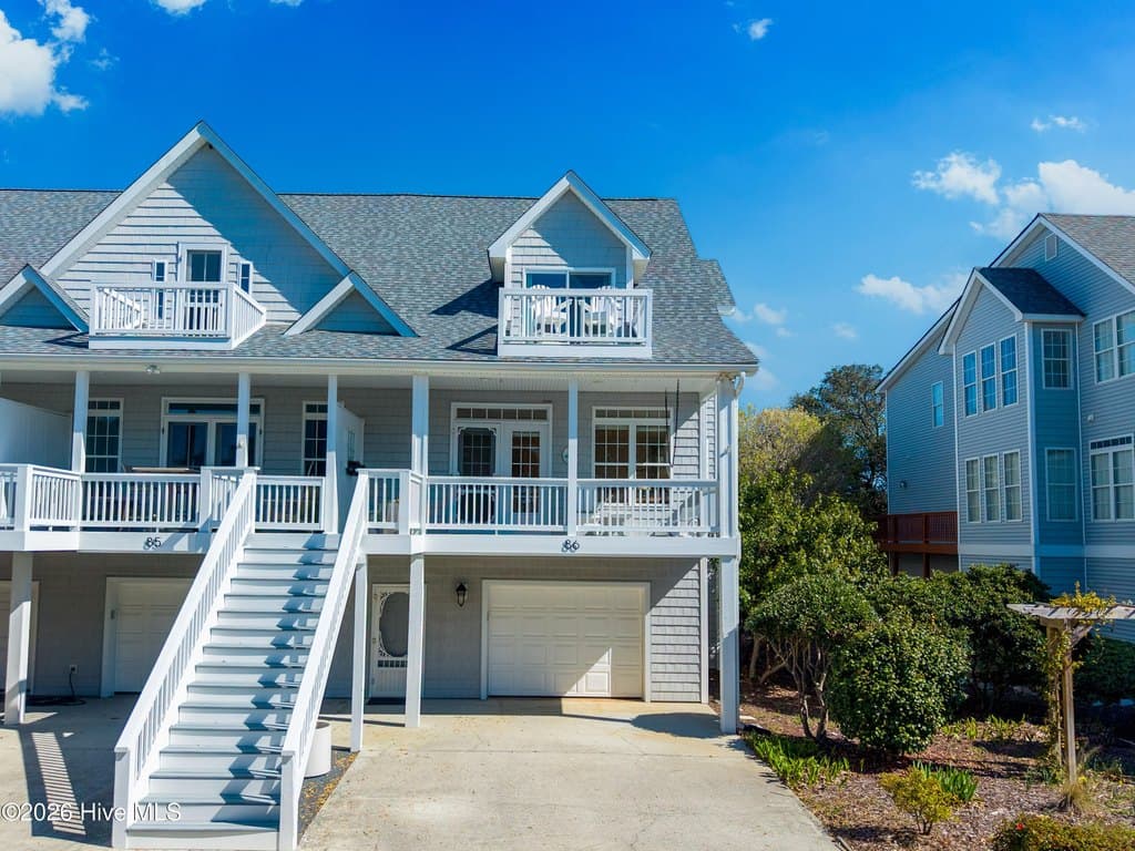 3 bedroom townhouse for sale at 86 Foxfire Trce Caswell Beach - $799,000