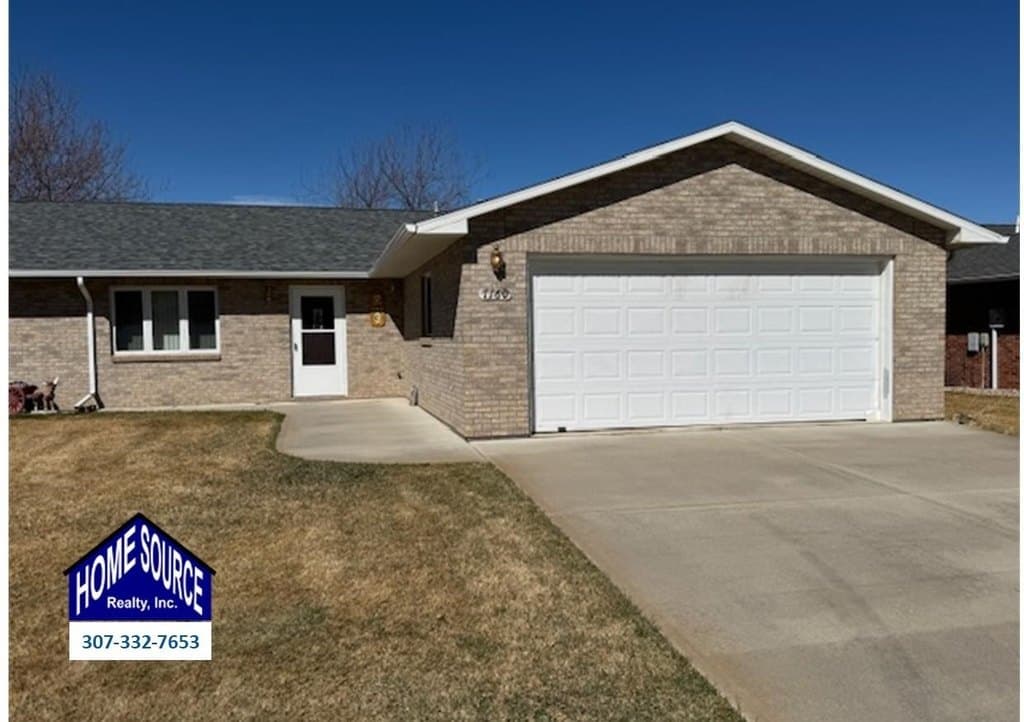 2 bedroom house for sale at 1160 Gabel St Lander 82520 - $400,000