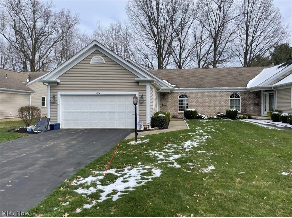 2 bedroom condo for sale at 181 Talsman Dr Unit B Canfield - $285,000
