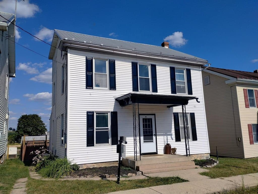 4 bedroom house for sale at 335 E Main St Blain - $178,000