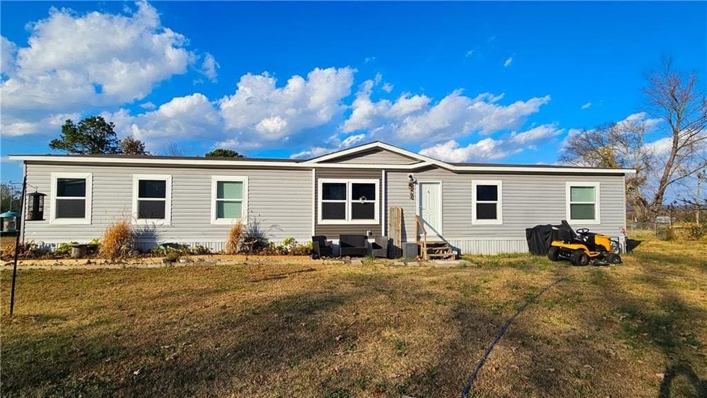 4 bedroom mobile home for sale at 1226 Simba Rd Appleton - $200,000