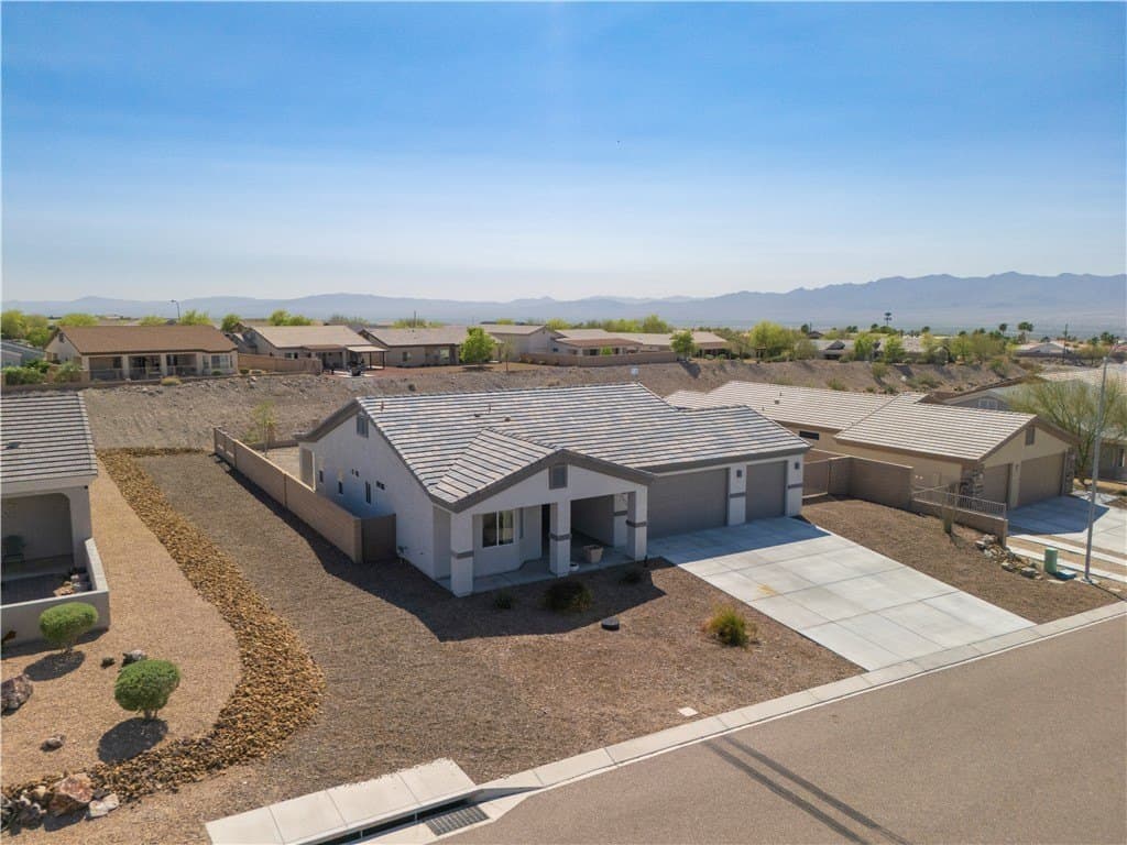 2 bedroom house for sale at 2644 Slide Mountain Loop Bullhead City 86442 - $390,000