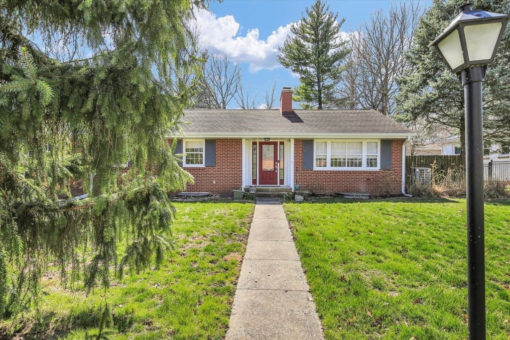 3 bedroom house for sale at 701 Hamilton Dr Champaign - $420,000