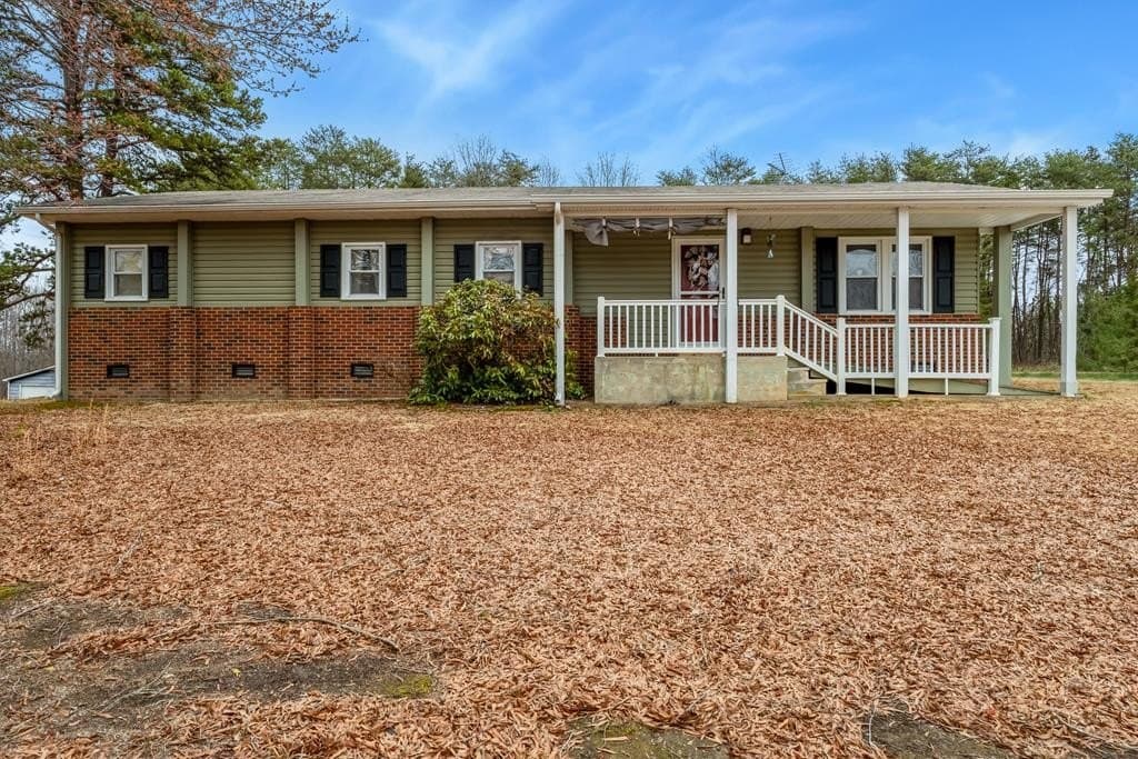3 bedroom house for sale at 773 Mount View Rd Blairs - $199,900