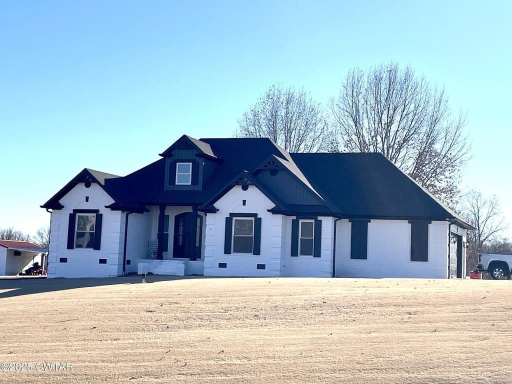 3 bedroom house for sale at 187 John Martin Rd Bradford - $389,900