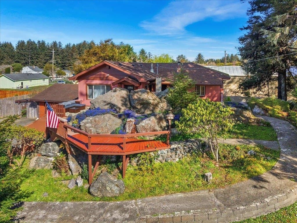 3 bedroom house for sale at 2422 Nickel Ave Crescent City 95531 - $445,500