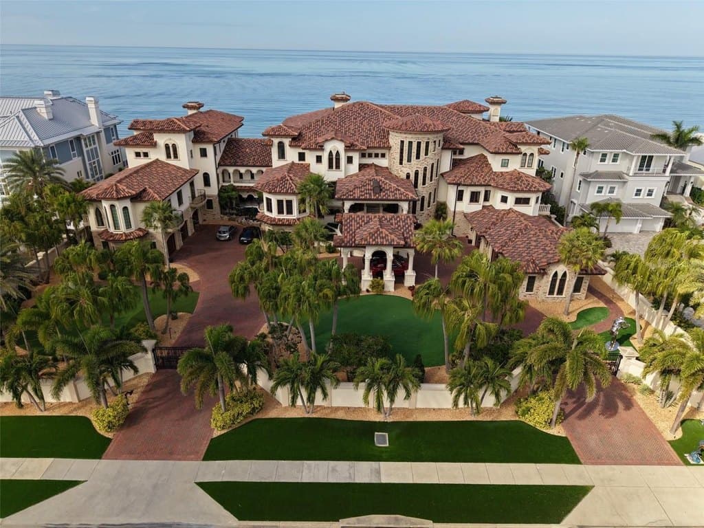 10 bedroom house for sale at 1700 Gulf Blvd Belleair Shore - $34,000,000