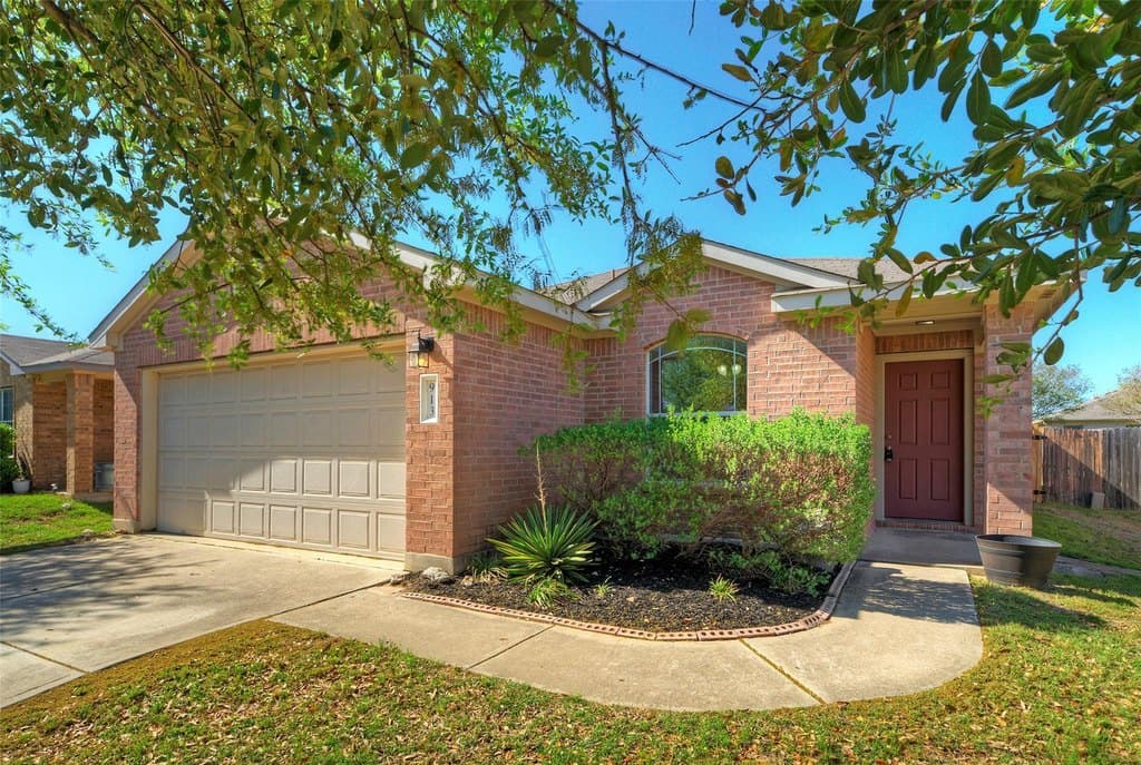 4 bedroom house for sale at 913 Dexter Dr Leander 78641 - $315,000