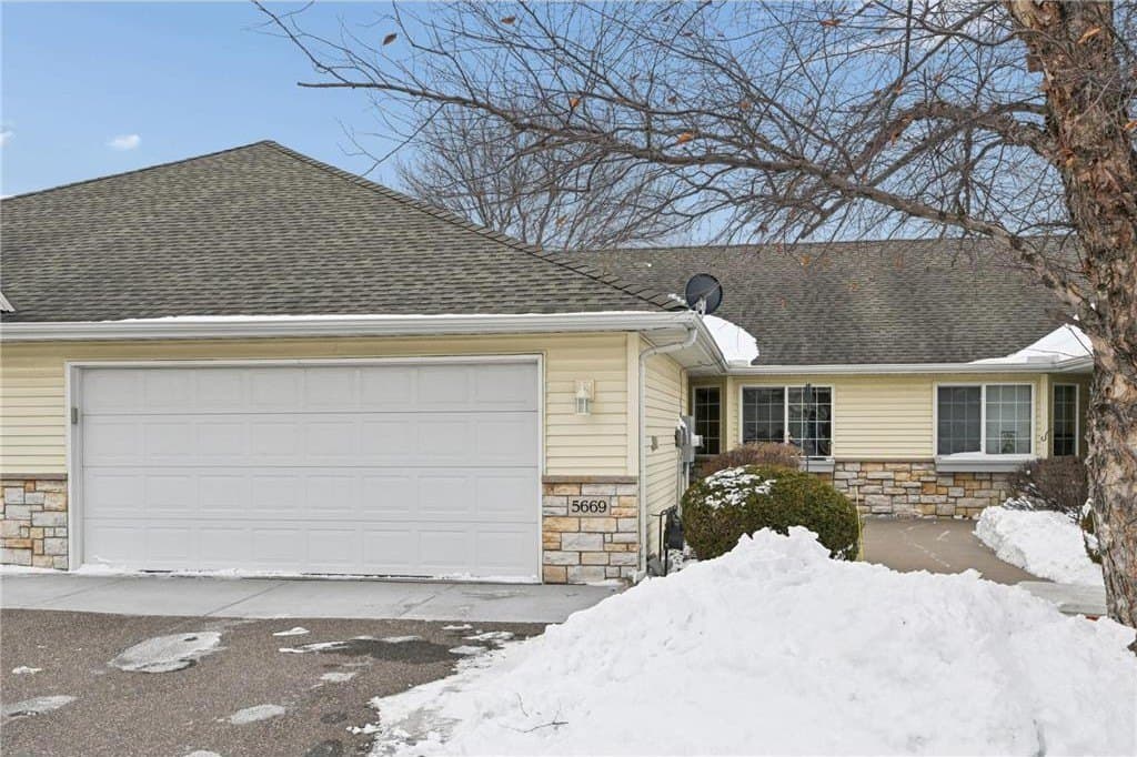 2 bedroom townhouse for sale at 5669 Lambert Ave NE Albertville - $249,900