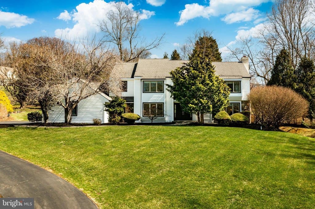4 bedroom house for sale at 1677 Waterglen Dr West Chester 19382 - $1,175,000