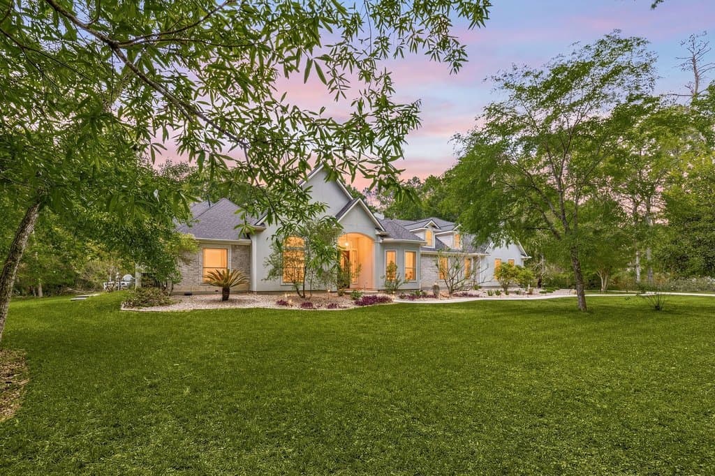 4 bedroom house for sale at 11956 White Oak Xing Conroe 77385 - $899,900