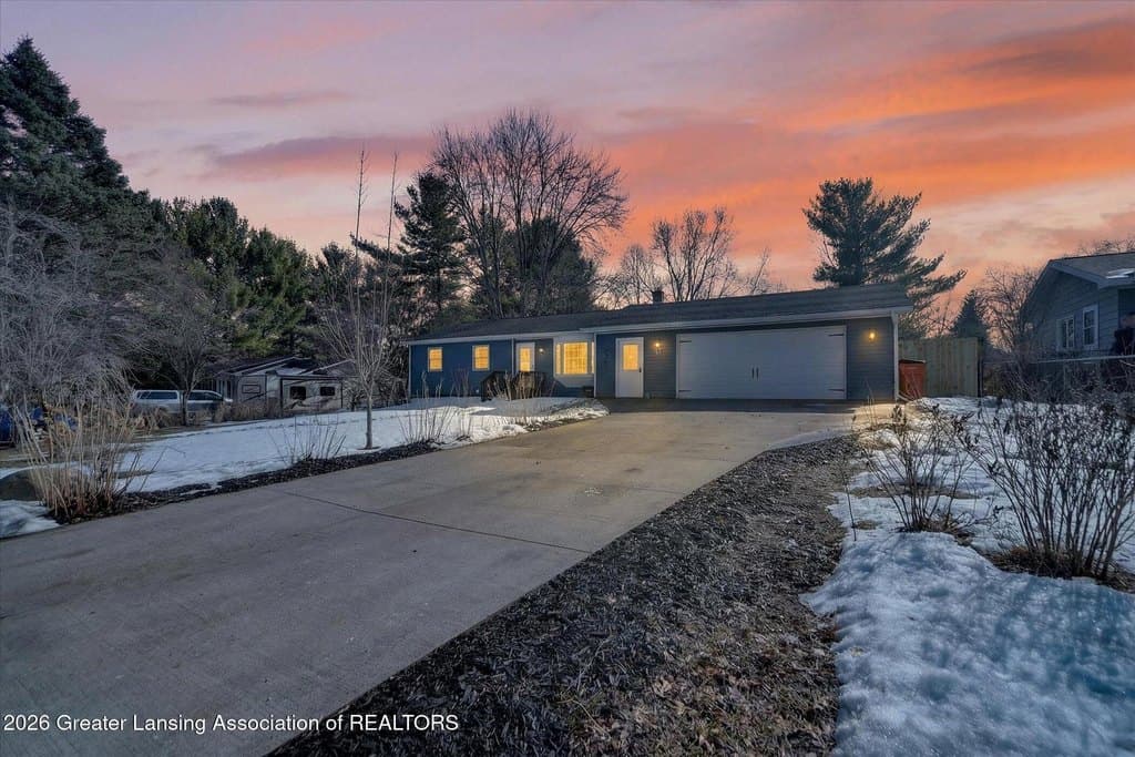 4 bedroom house for sale at 4027 Franklin Rd Michigan Center 49203 - $325,000
