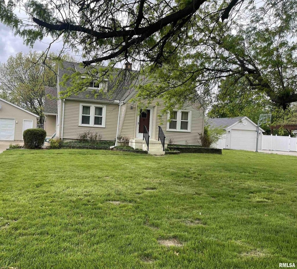 4 bedroom house for sale at 4800 W Middle Rd Peoria 61605 - $229,900