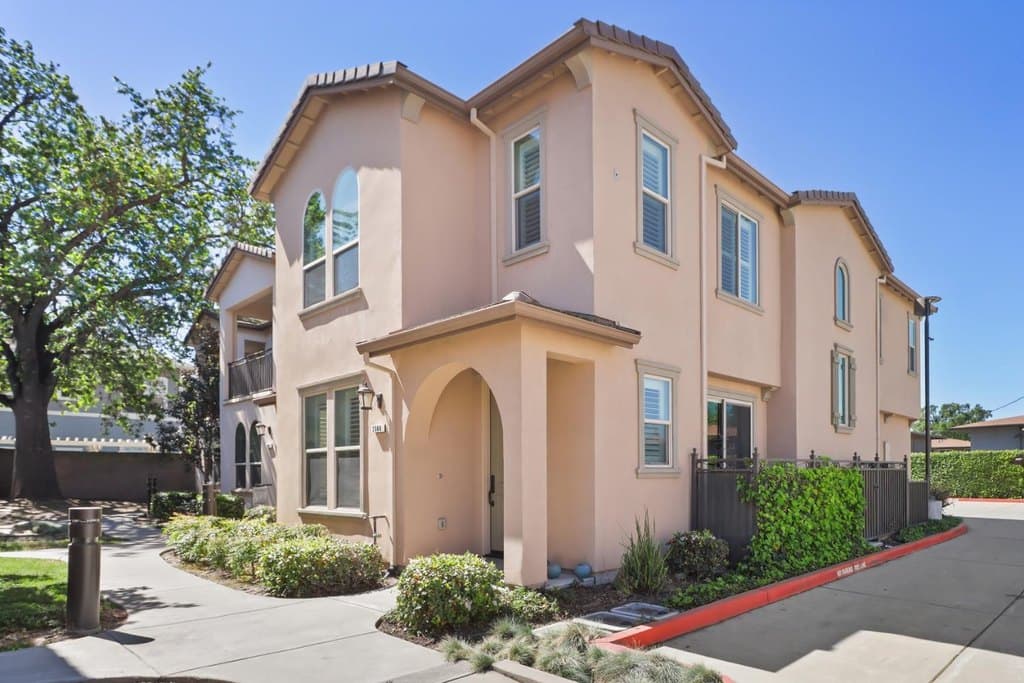 2 bedroom house for sale at 2500 Villa Terrace Ln Arden-Arcade - $599,950