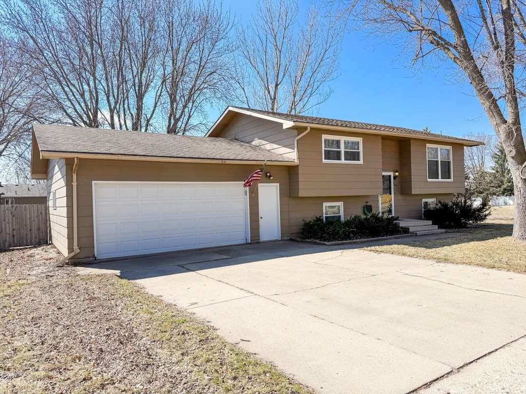 3 bedroom house for sale at 1016 12th St S Brookings 57006 - $267,500
