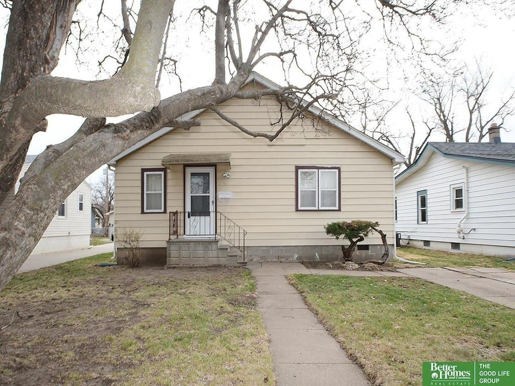 3 bedroom house for sale at 2707 Calhoun St Bellevue - $175,000