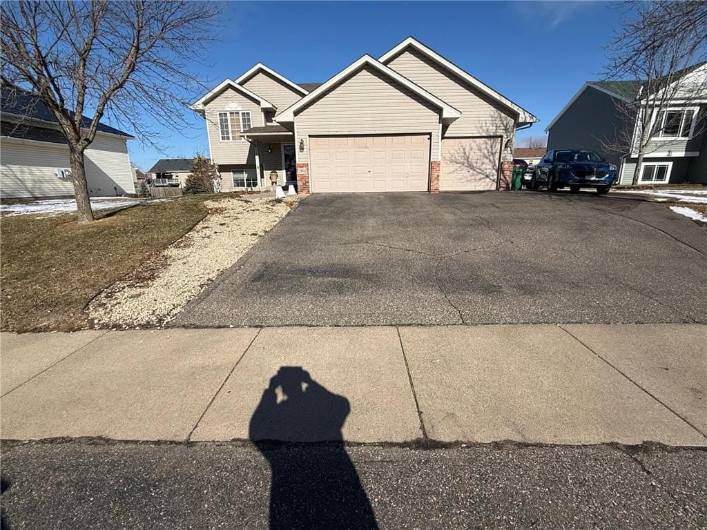 4 bedroom house for sale at 19041 Gunter Way Big Lake - $355,000