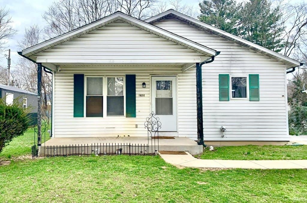 3 bedroom house for sale at 1749 N Fremont St South Bend - $145,000