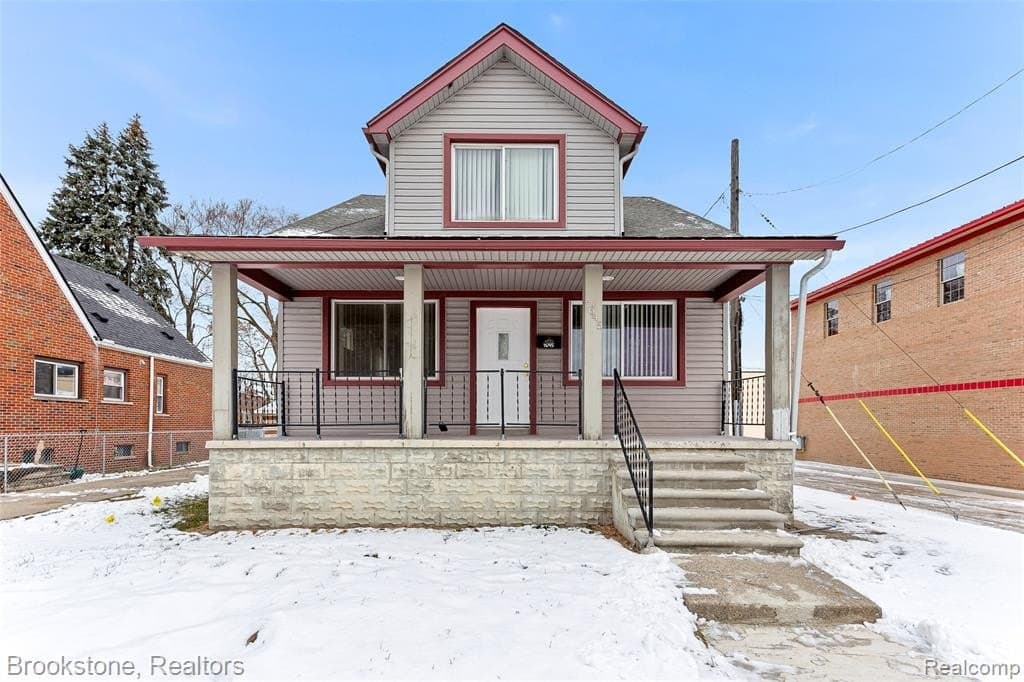 4 bedroom house for sale at 7645 Fisher Ave Warren 48091 - $185,000