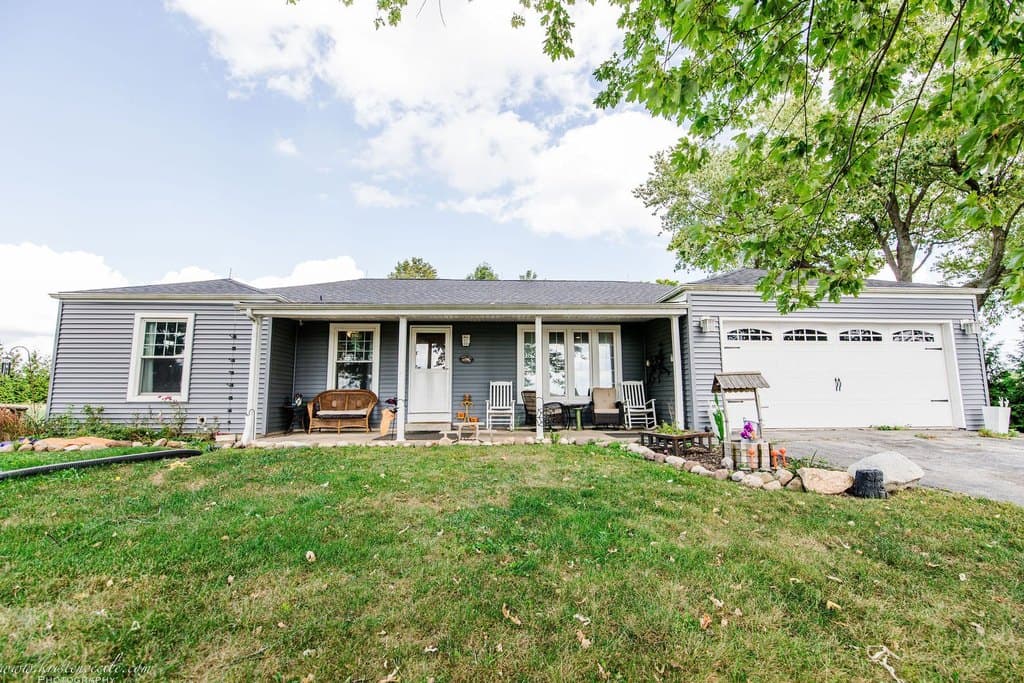 3 bedroom house for sale at 936 W Corning Rd Beecher - $385,000