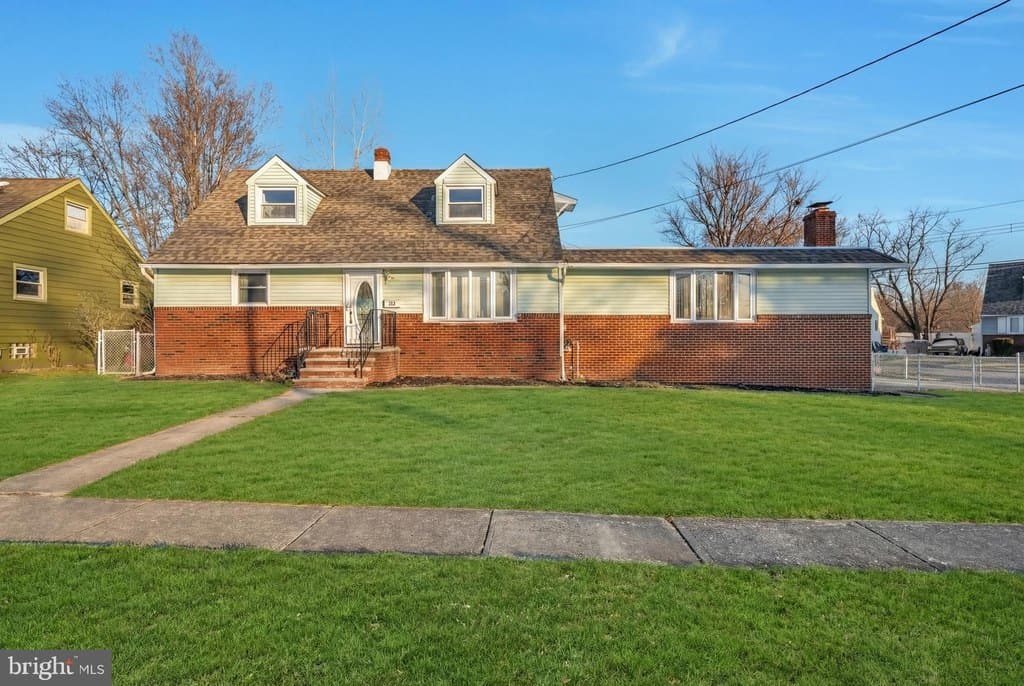 4 bedroom house for sale at 333 Princeton Ave Bellmawr - $329,900