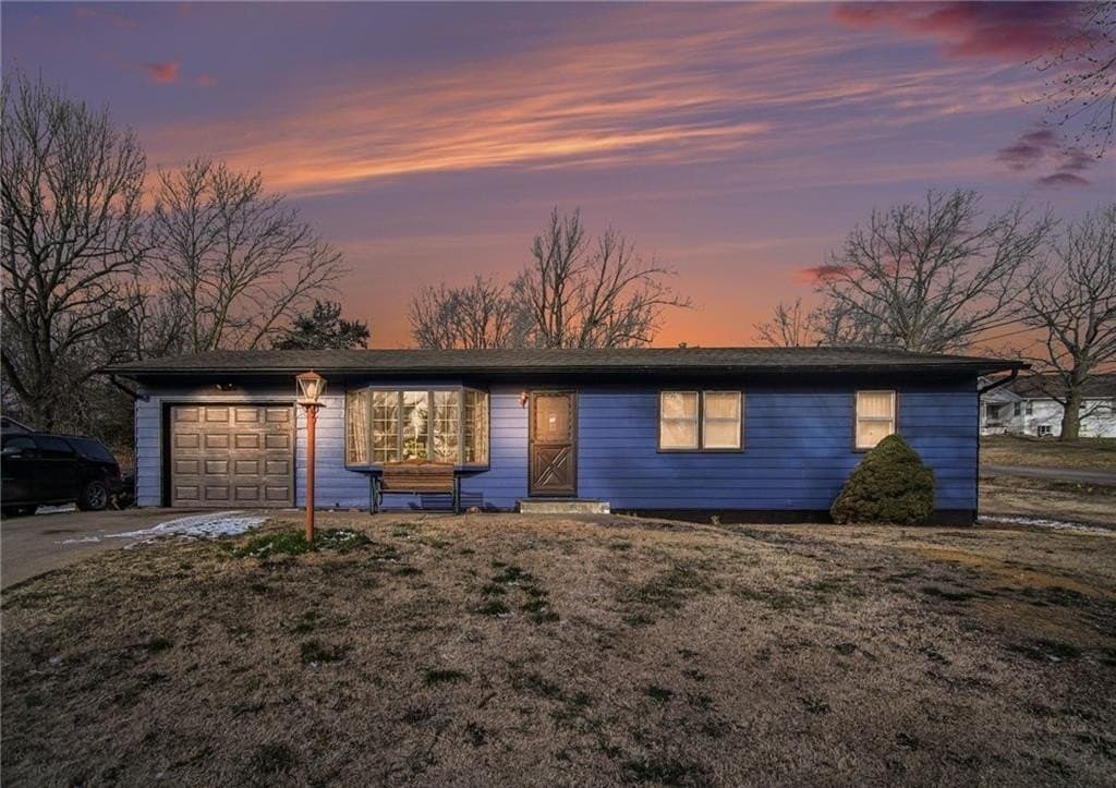 3 bedroom house for sale at 17527 Bellevue Dr Atchison - $159,900