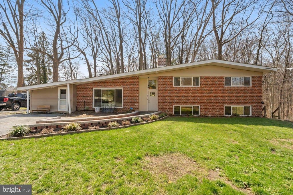 3 bedroom house for sale at 352 S New Middletown Rd Media 19063 - $769,900