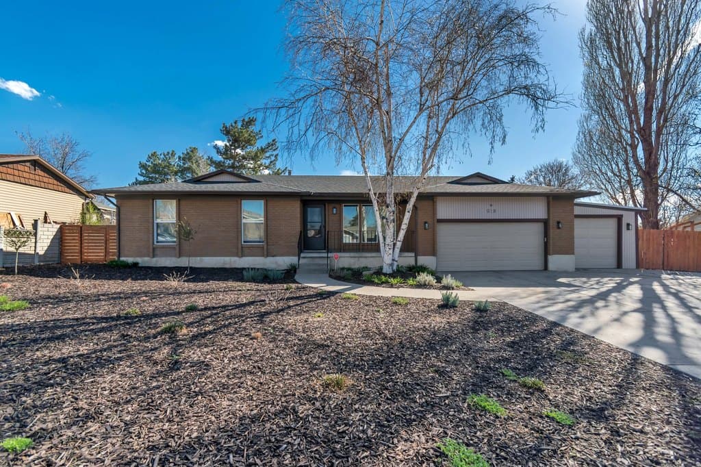 6 bedroom house for sale at 918 E Lazon Dr S Sandy - $769,000