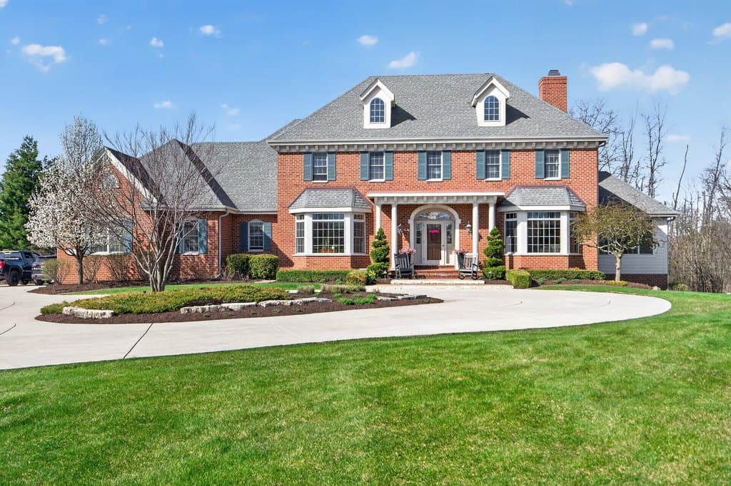 4 bedroom house for sale at W77N982 Cranes Crossing Cedarburg 53012 - $1,549,900