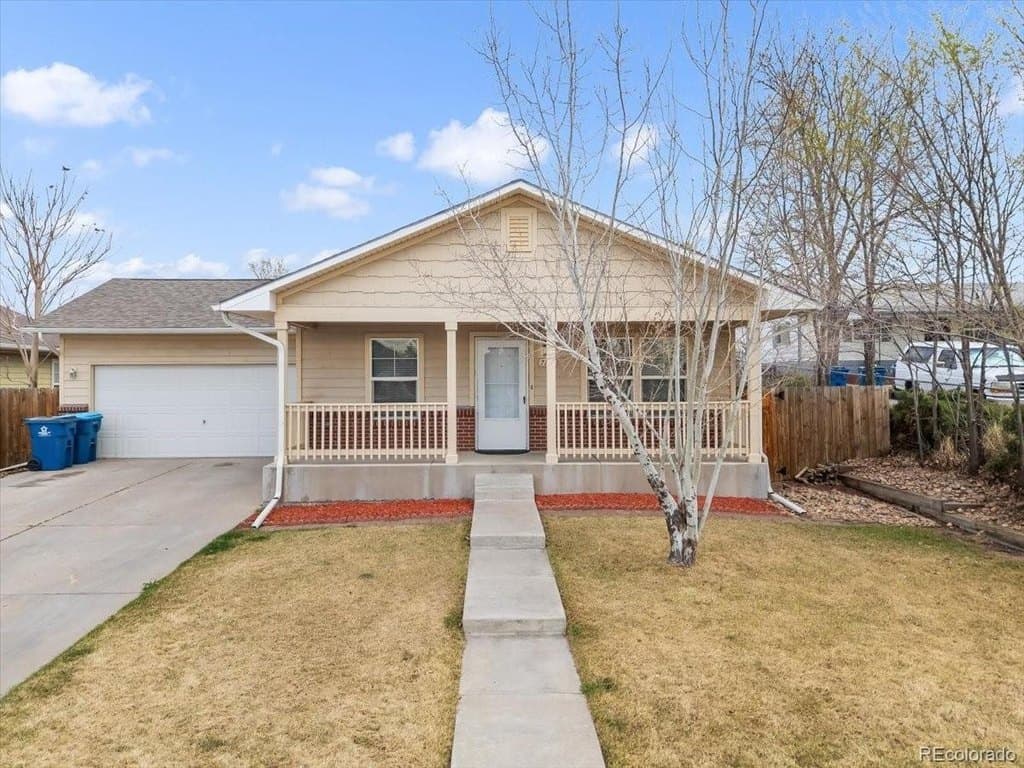 4 bedroom house for sale at 7134 Ivanhoe St Commerce City 80022 - $420,000