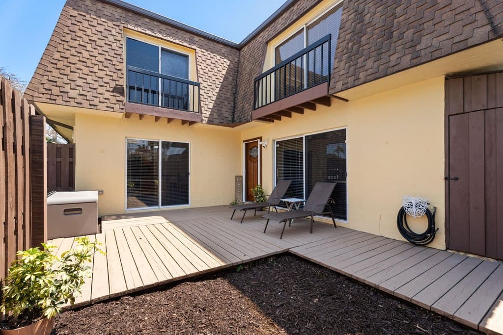 2 bedroom townhouse for sale at 110 N Delaware Blvd Apt 13A Jupiter - $359,999