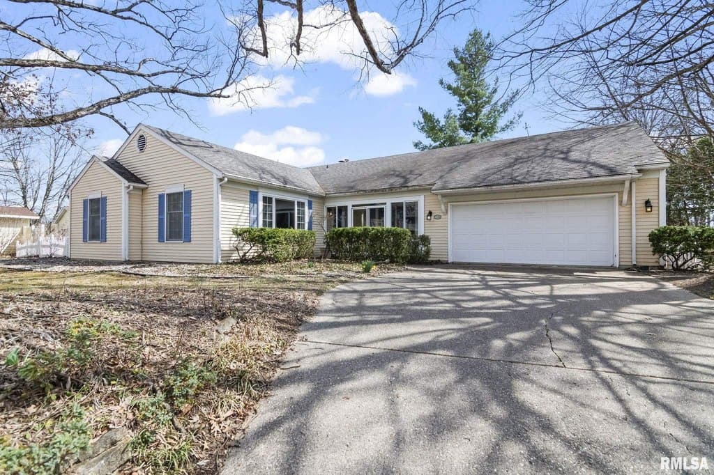 3 bedroom house for sale at 3424 Bluff Rd Springfield - $265,000