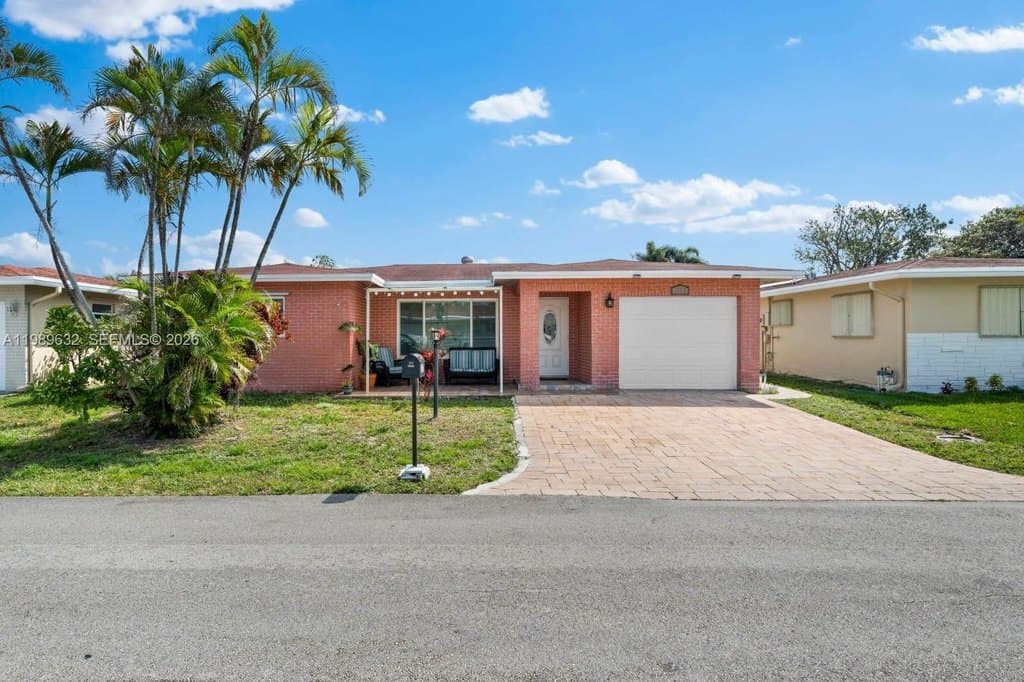 2 bedroom house for sale at 1270 NW 49th St Deerfield Beach - $429,900