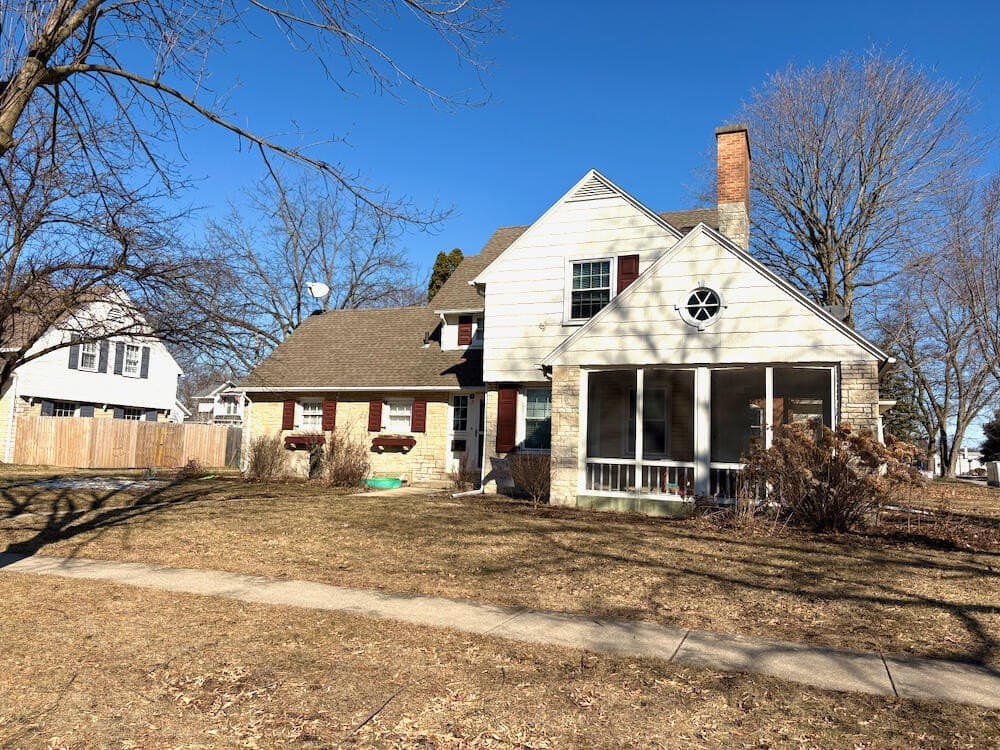 3 bedroom house for sale at 12 E Rockwell St Elkhorn - $339,900