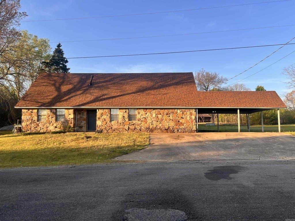 4 bedroom house for sale at 111 Belinda Ln Beebe - $249,000