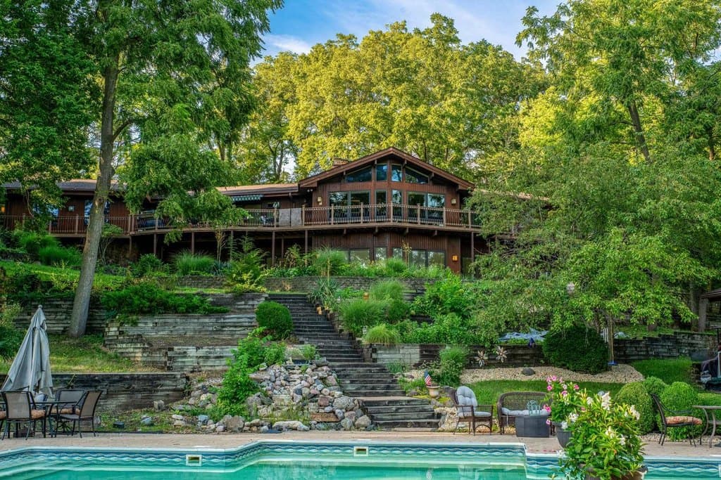 3 bedroom house for sale at 12300 River Rd Plano 60545 - $2,400,000