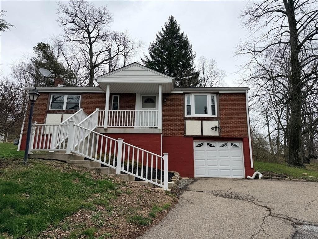 3 bedroom house for sale at 1016 Old Washington Rd Canonsburg - $224,900