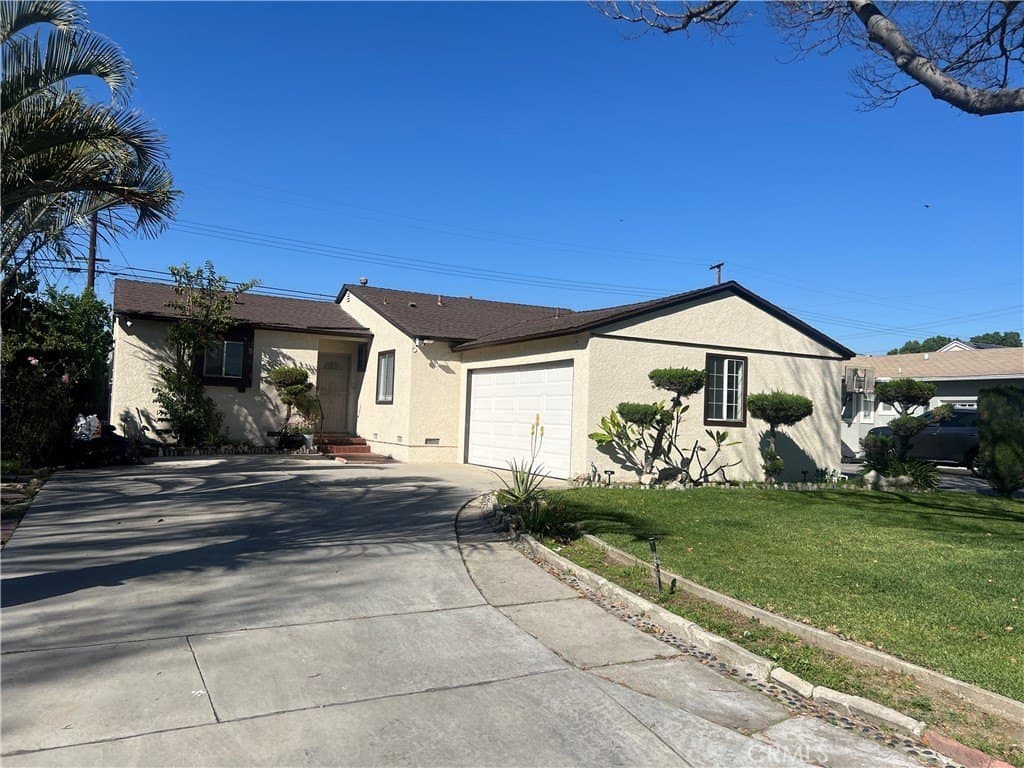 4 bedroom house for sale at 10251 Foster Rd Downey 90242 - $775,000