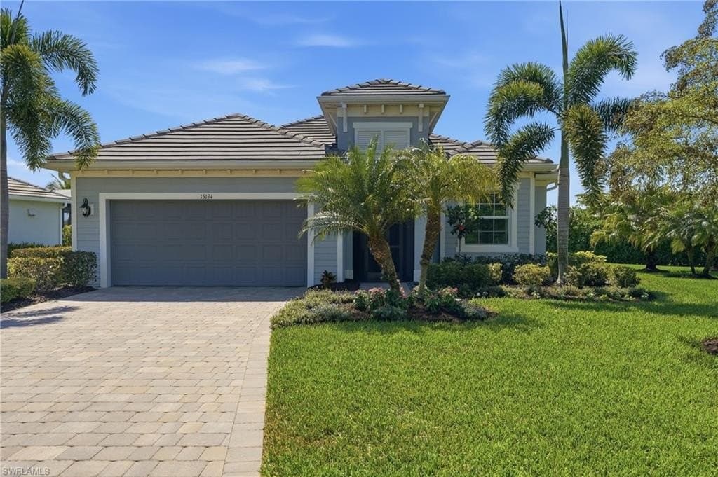 4 bedroom house for sale at 15194 Blue Bay Cir Lot 40 Fort Myers - $899,000
