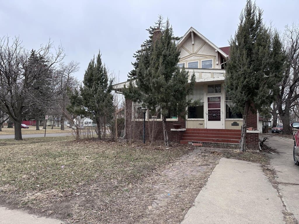 3 bedroom house for sale at 675 California Ave SW Huron 57350 - $168,000