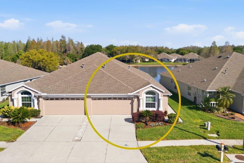 2 bedroom house for sale at 19305 Gophertrail Pl Land O'Lakes 34638 - $335,000