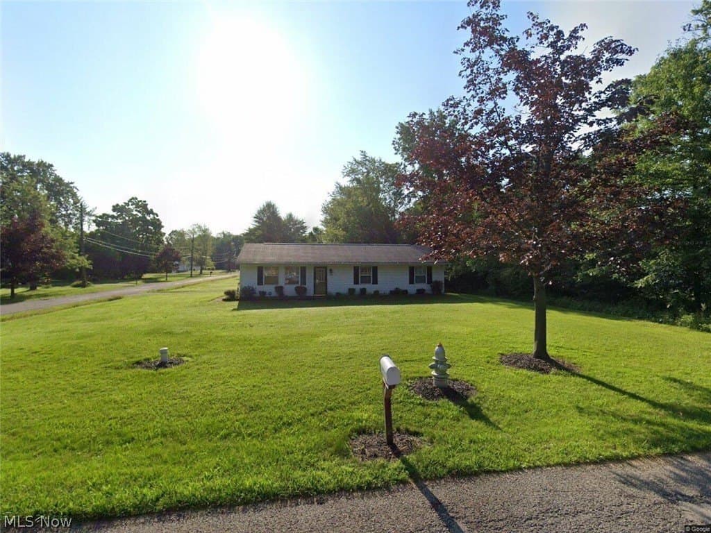 3 bedroom house for sale at 7535 Hickory Rd Bedford - $164,000