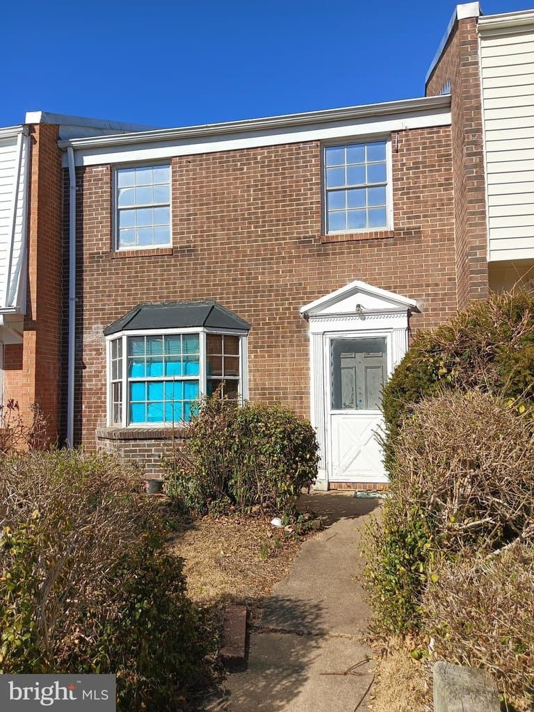 3 bedroom townhouse for sale at 8081 Community Dr Manassas 20109 - $260,000