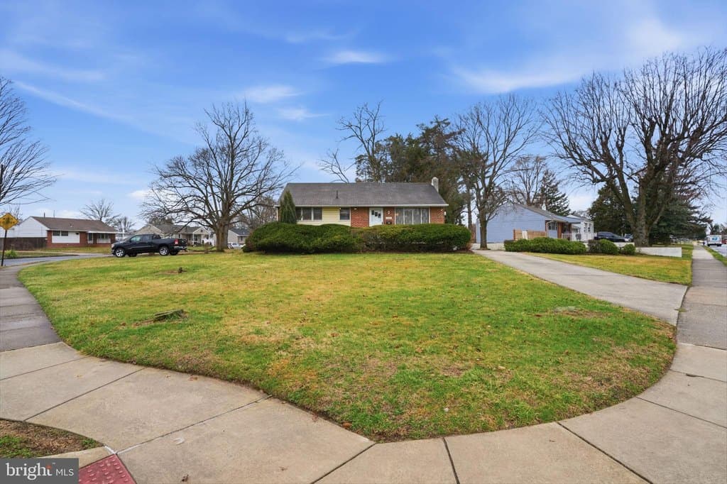 3 bedroom house for sale at 3220 Glenrose Ave Bristol - $319,500