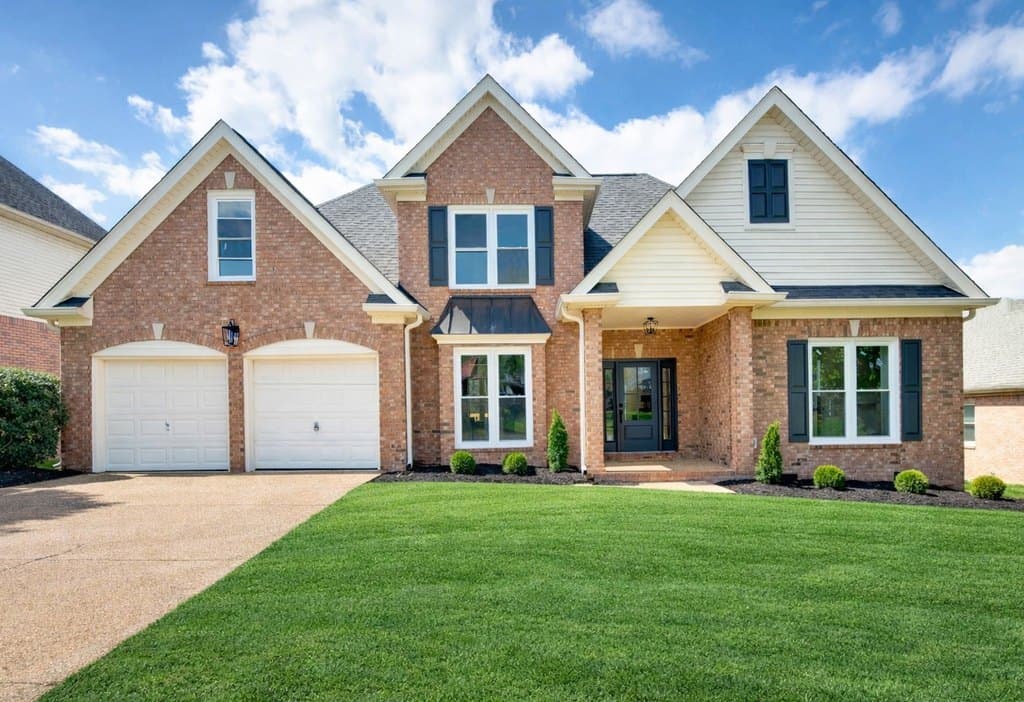 4 bedroom house for sale at 5724 Chadwick Ln Brentwood 37027 - $765,000