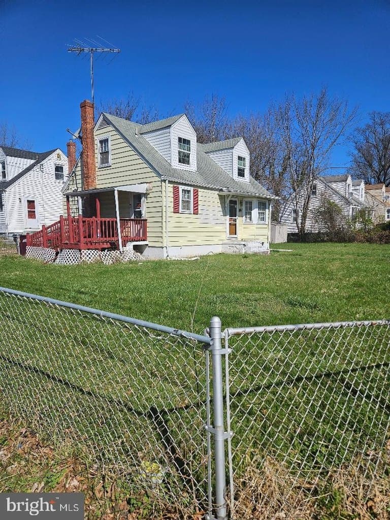 4 bedroom house for sale at 629 Larchmont Ave Capitol Heights - $270,000