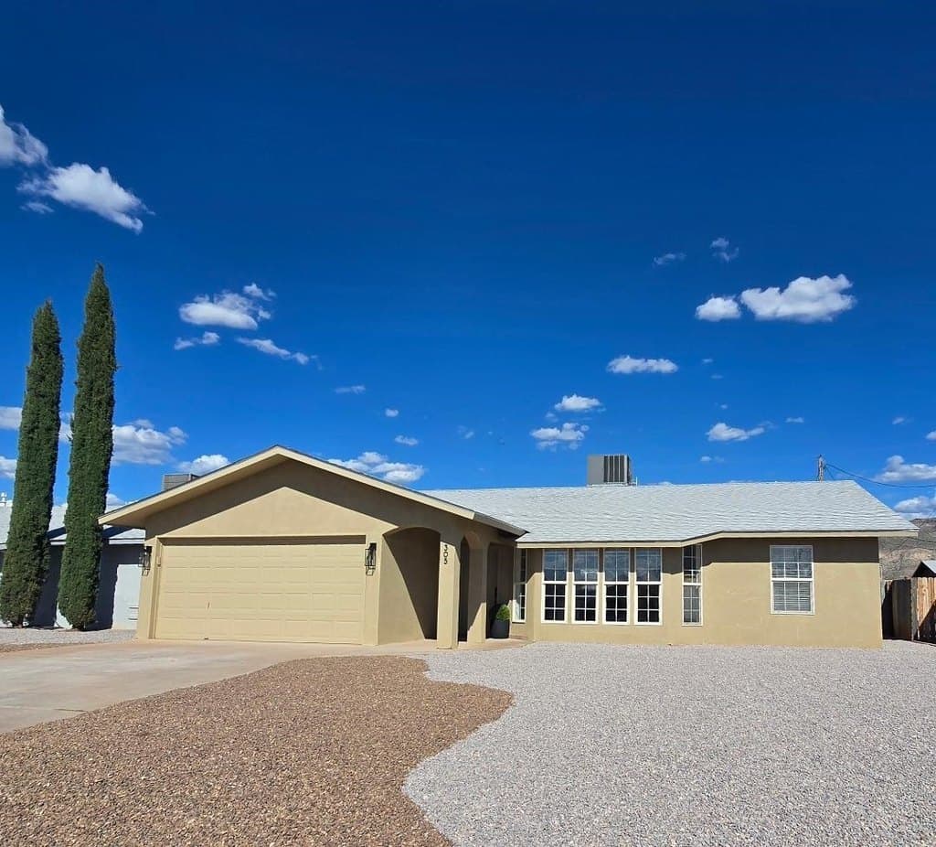 3 bedroom house for sale at 305 Santa Fe Dr Alamogordo - $274,900