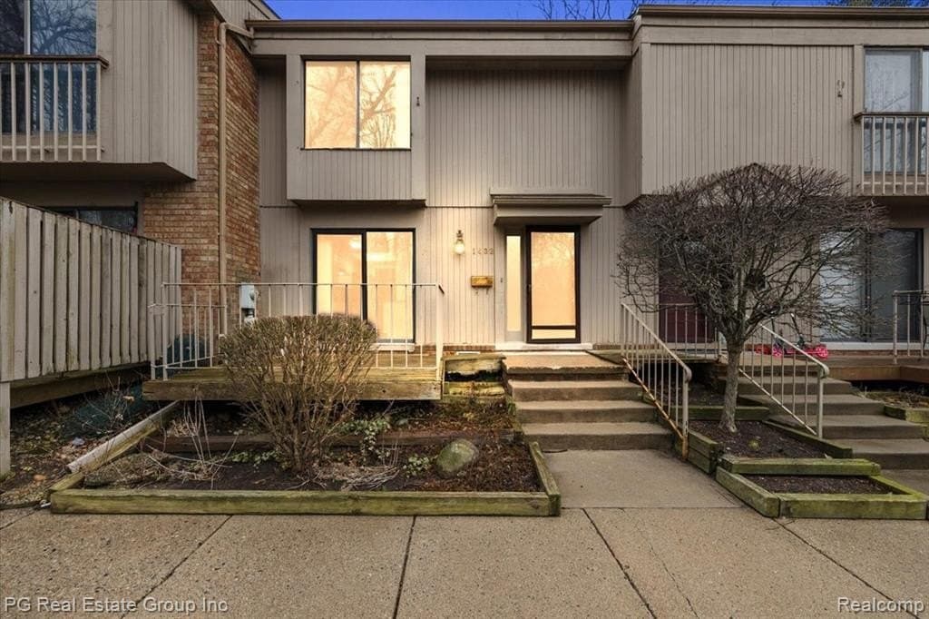 2 bedroom condo for sale at 1432 Oakbrook E Rochester Hills 48307 - $269,000