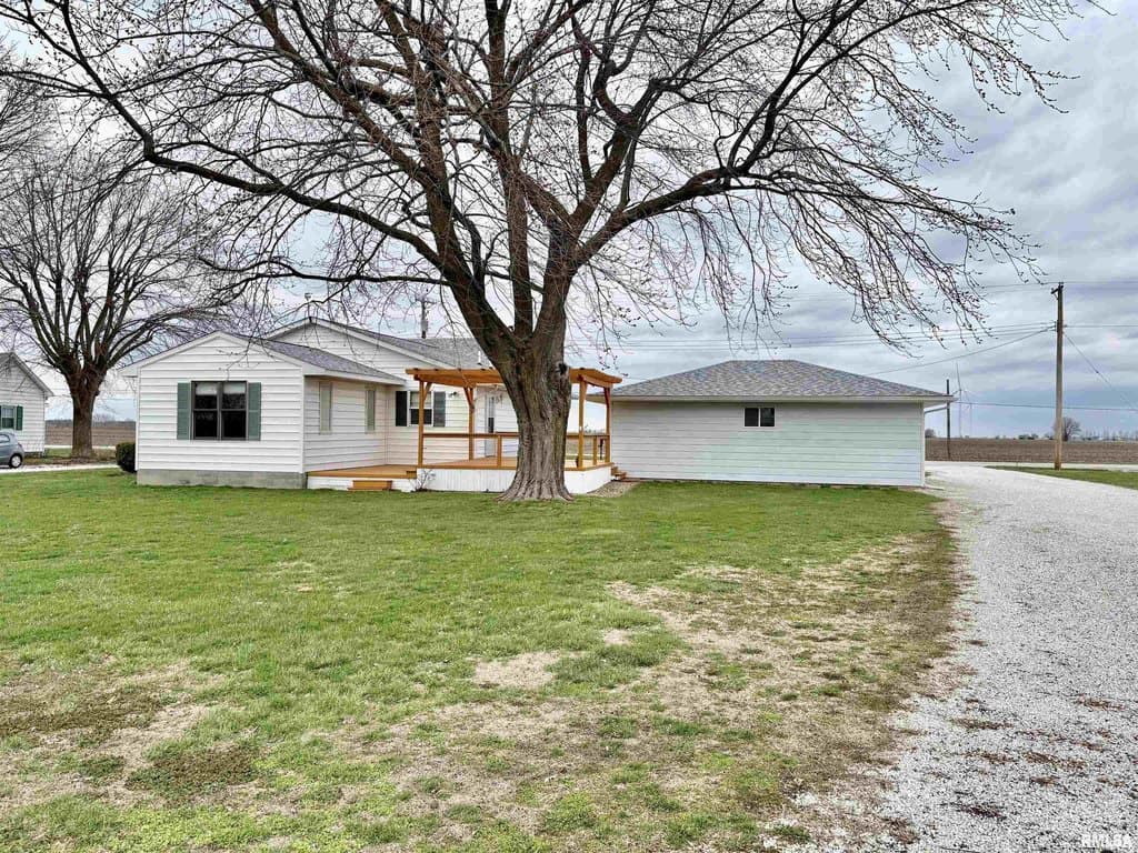 3 bedroom house for sale at 901 E Old 36 Rd Alexander - $226,900
