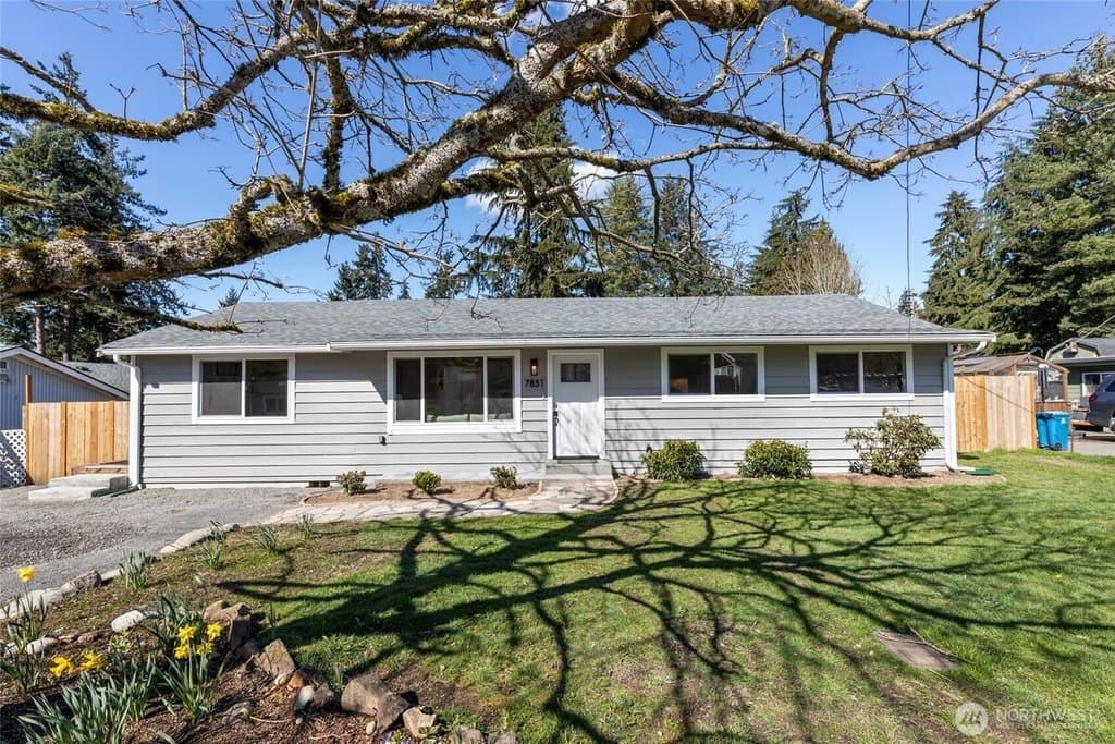4 bedroom house for sale at 7831 202nd Park SW Edmonds 98026 - $799,000
